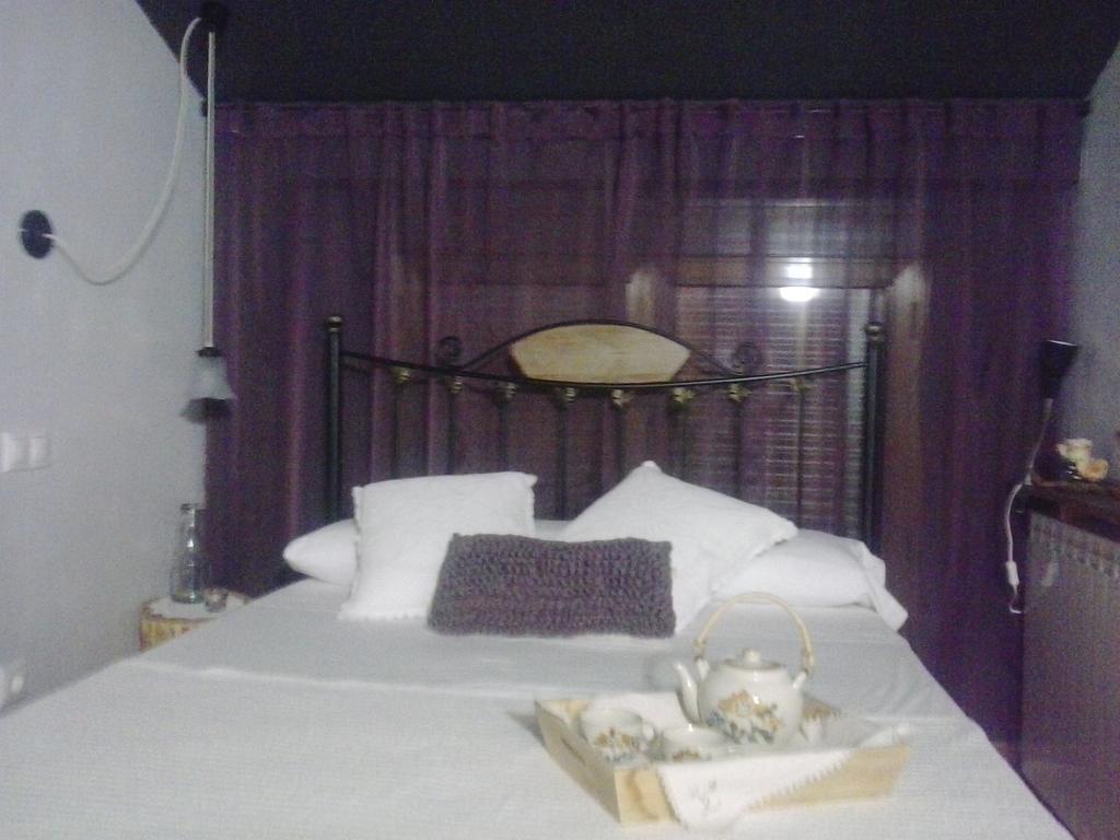 Hostal Royuela Pokoj fotografie
